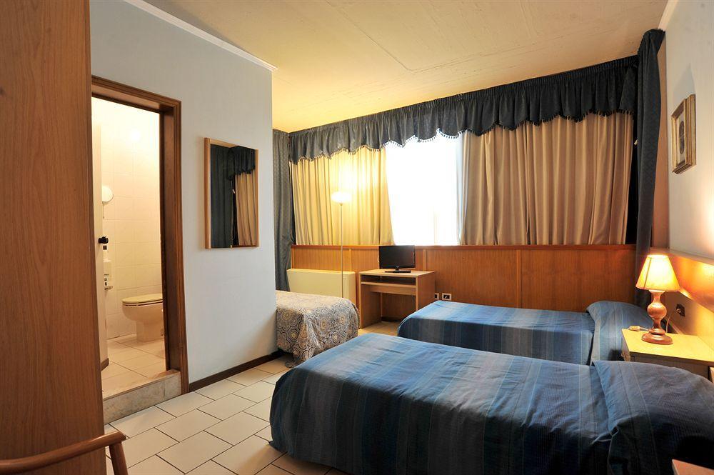 Hotel Cristallo Barga Fornaci di Barga Exterior foto
